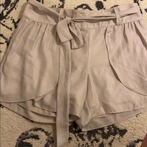 Krisa Cream colored shorts